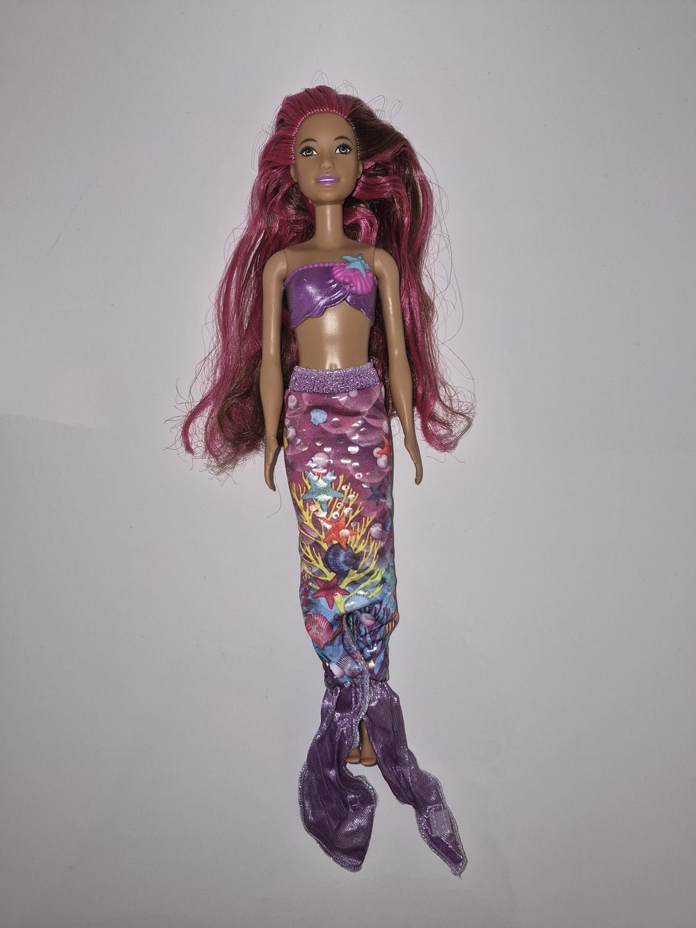 BARBIE 2016 DOLPHIN MAGIC MERMAID ISLA DOLL with Transforming Mermaid Dress